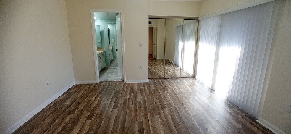 Building Photo - 2706 12th Ct