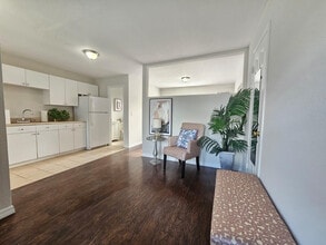 Building Photo - 1021 SE Monterey Rd