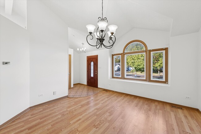 Building Photo - 1424 Phoenix Ln