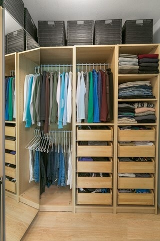 Master closet - 3640 Cardiff Ave