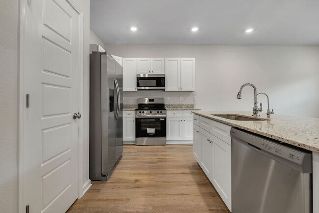 Building Photo - 173 Turpentine Dr