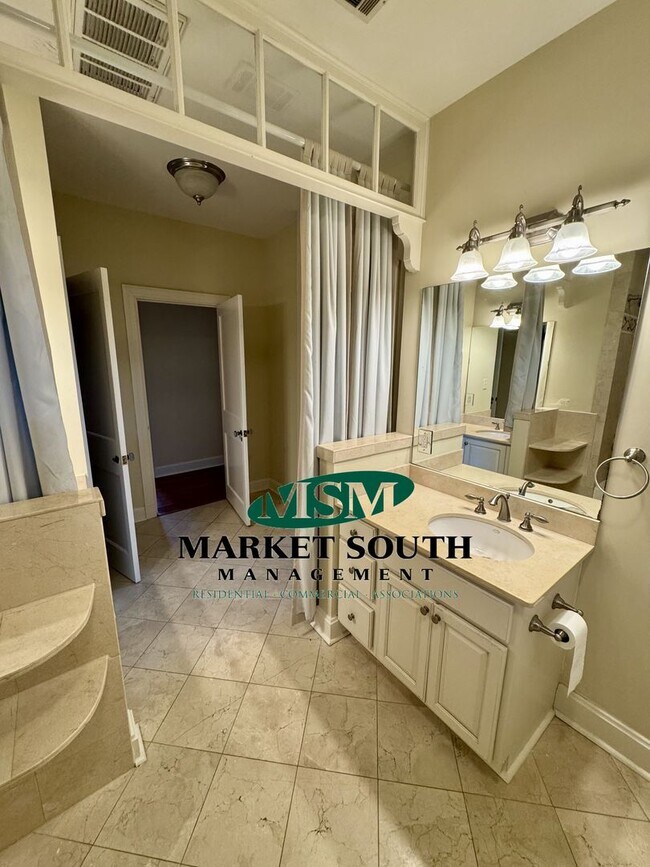 Building Photo - ARDSLEY PARK GEM- AVAILABLE NOW!  APPOINTM...