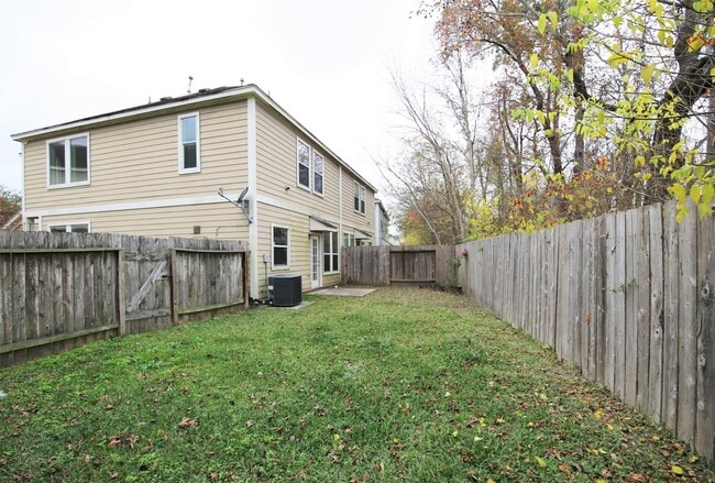 Building Photo - 16502 Pentonshire Ln