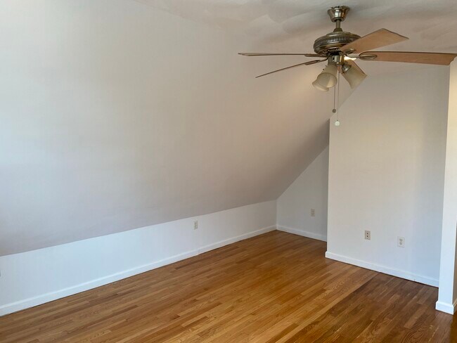 Building Photo - 69 Boston St