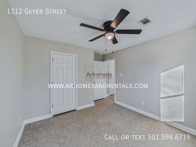 Building Photo - 1312 Geyer St