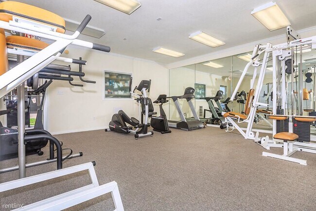 Building Photo - 1 br, 1 bath Condo - 1100 East Adoue Flat ...