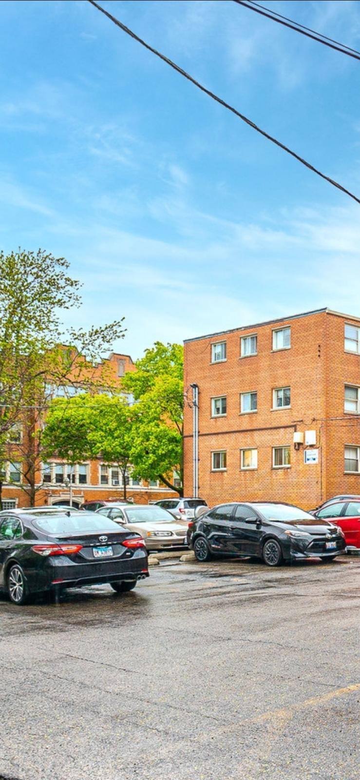 Building Photo - 2245 W Farwell Ave