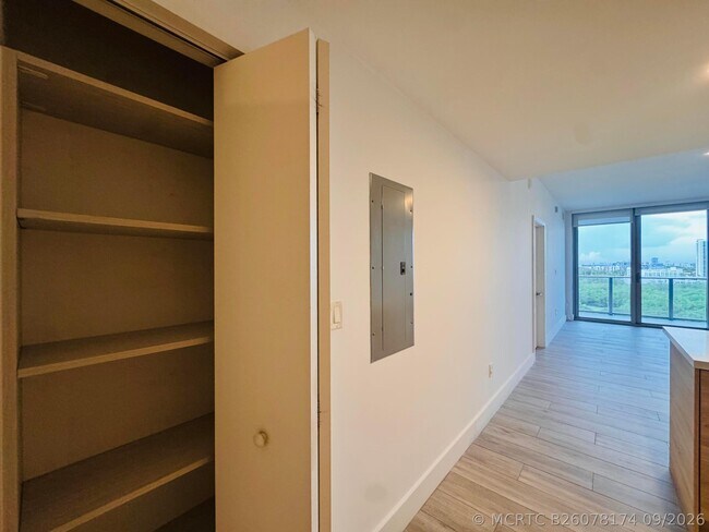 Building Photo - 16385 Biscayne Blvd