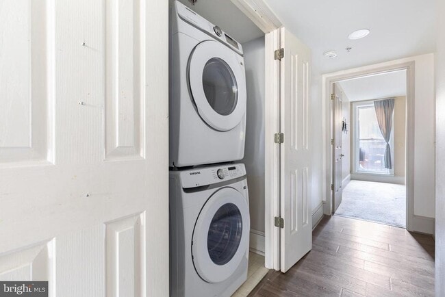 Building Photo - 20 Logan Cir NW