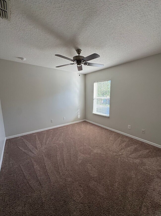 Building Photo - Waterford Trails: 5 Bedroom+ loft, 3 Bath, 2 Car Garage.