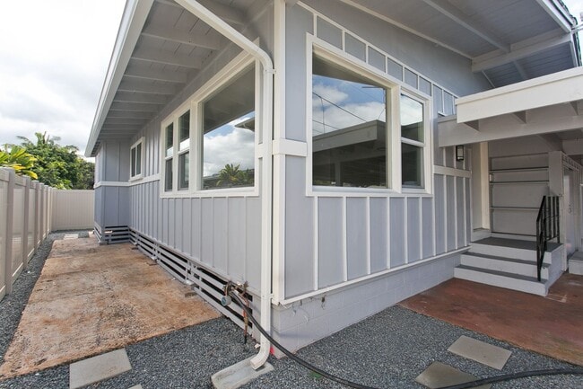 Building Photo - Single Family