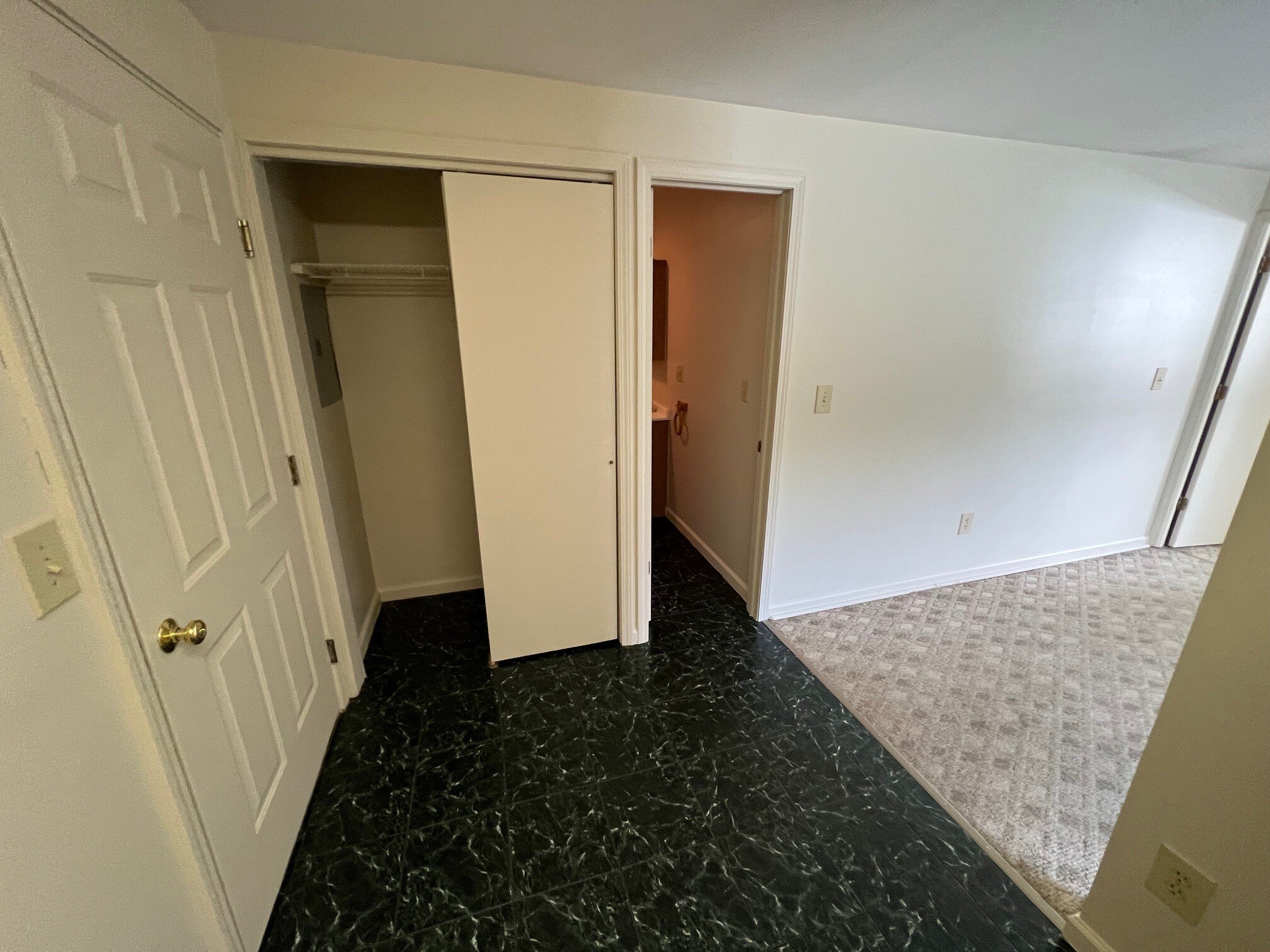 Building Photo - 115 Main St