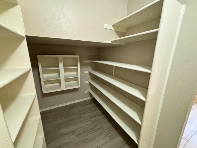 Building Photo - 10206 Barron Fld Dr