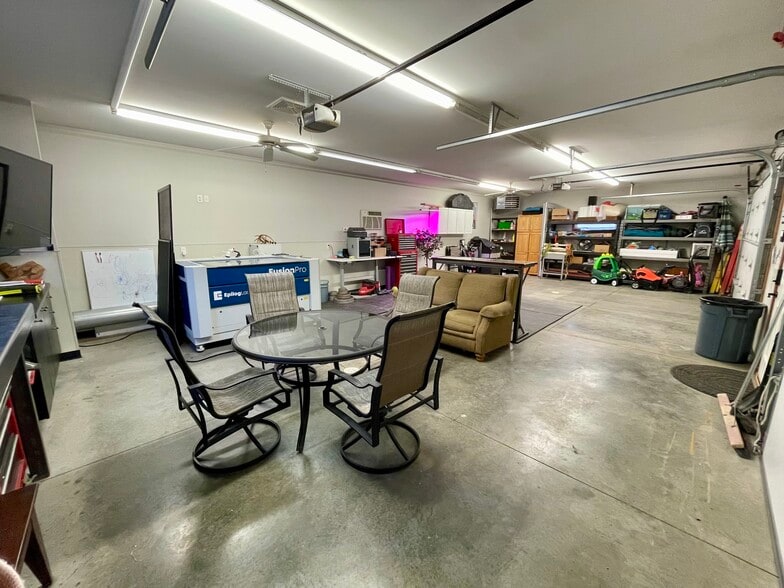 Garage-3 Car - 411 7th St NE