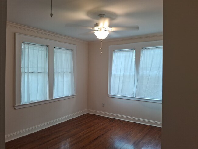 Building Photo - 1467 Ingleside Ave