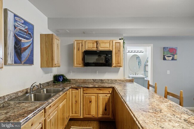 Building Photo - 120 Shady Oaks Ln