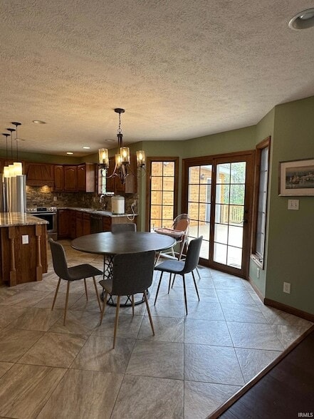 Building Photo - 3825 E Devonshire Ln