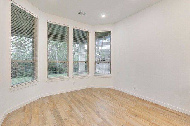 Building Photo - 108 Salvia Star Ct