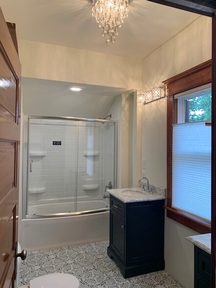Bathroom Up - 414 2nd Ave N