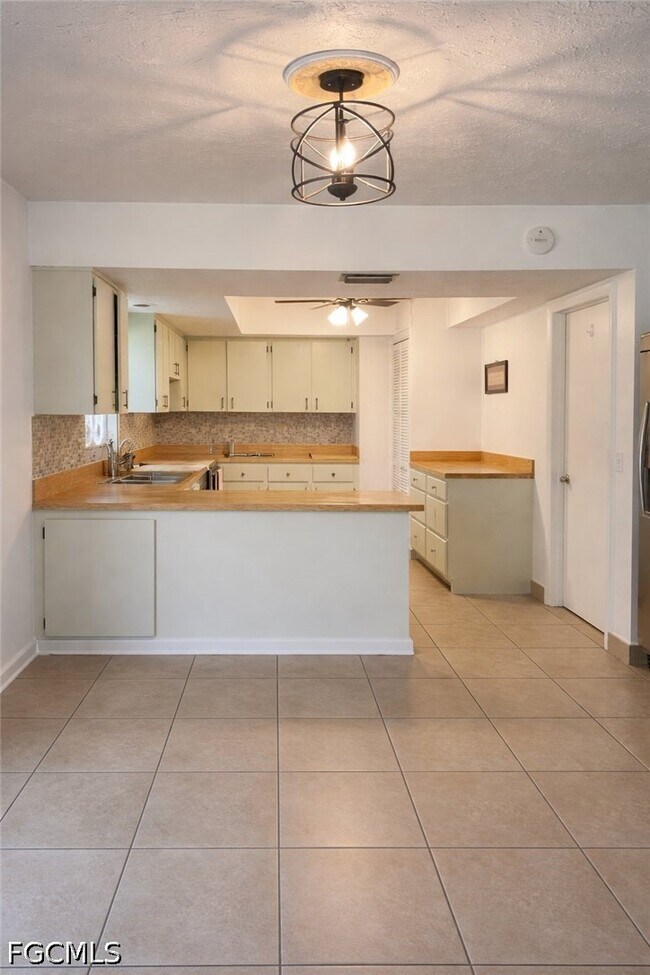 Building Photo - 922 SE 26th Terrace