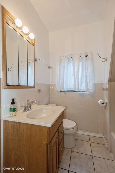 Building Photo - 5639 N Karlov Ave