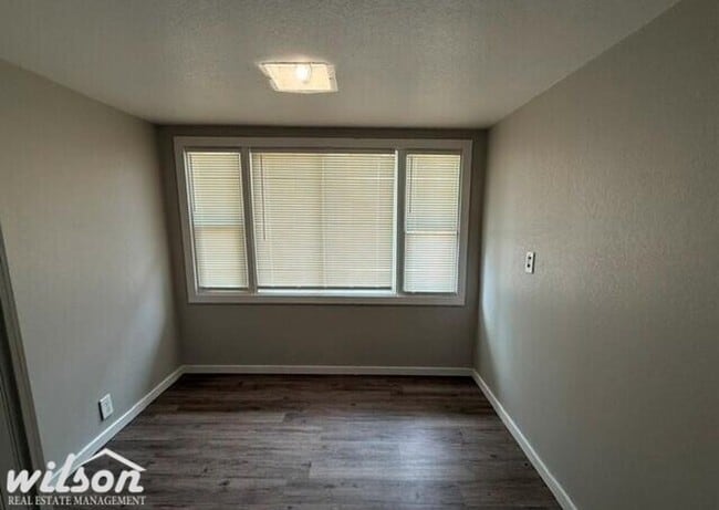 Building Photo - 550 A St