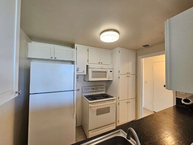 Building Photo - Satellite Beach Salt Life