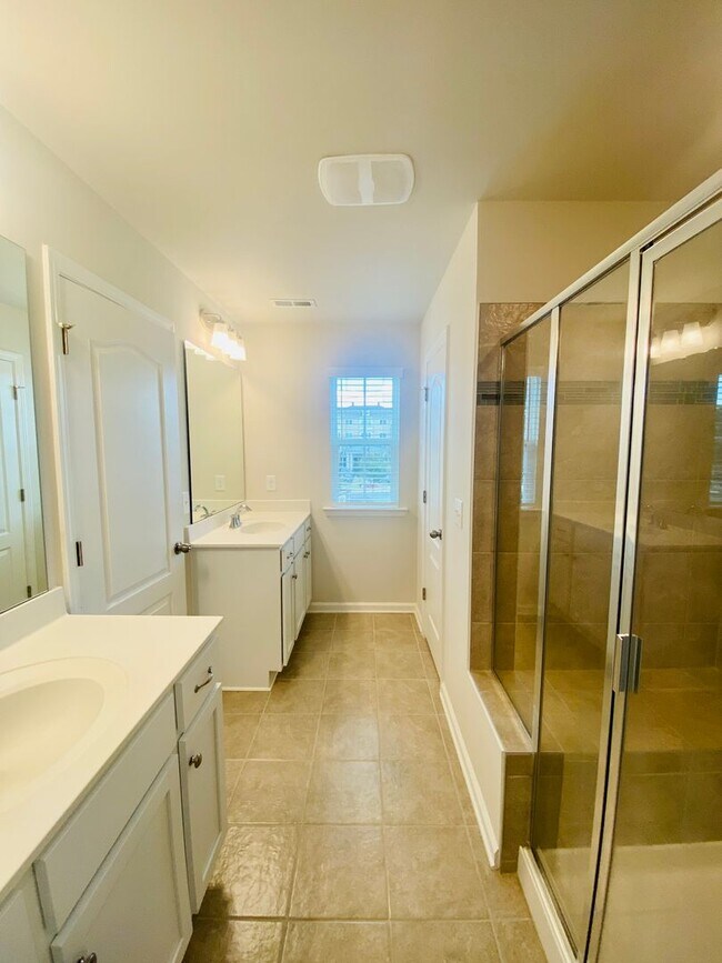 Building Photo - 3BR/3.5 Bath Townhouse in Ballantyne