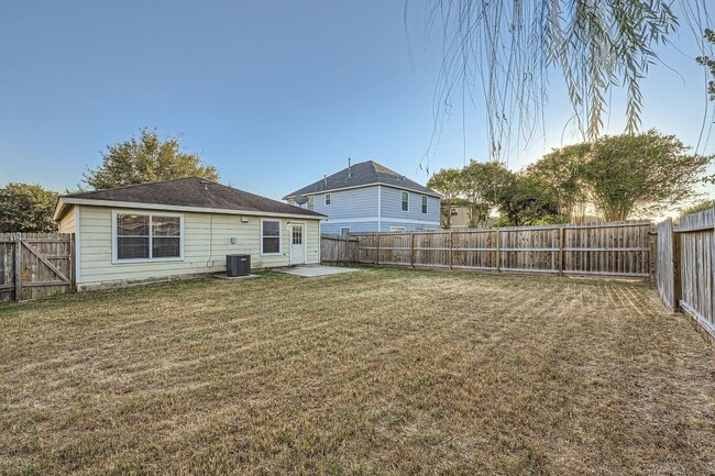 Building Photo - 6602 Fairbrook Park Ln