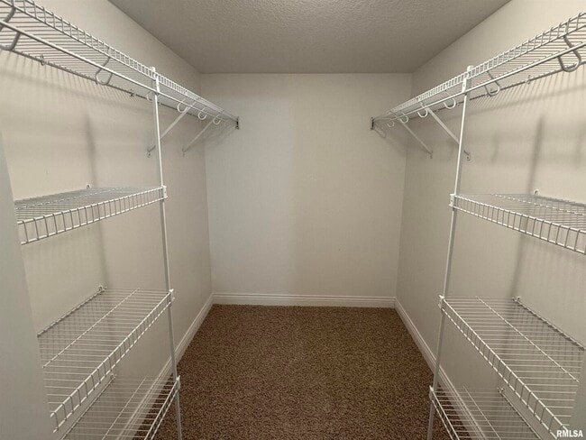 Building Photo - 3011 Belmont Pl