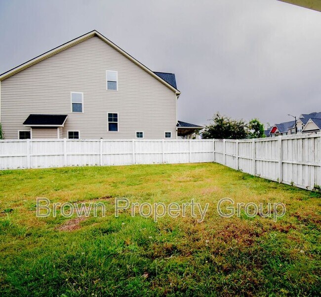 Building Photo - 1004 Liberty Ln