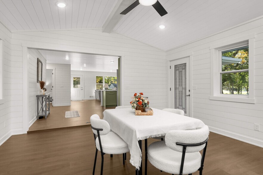 Building Photo - 15240 Kangaroo St NW