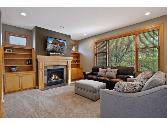 Building Photo - 8069 Enclave Bay