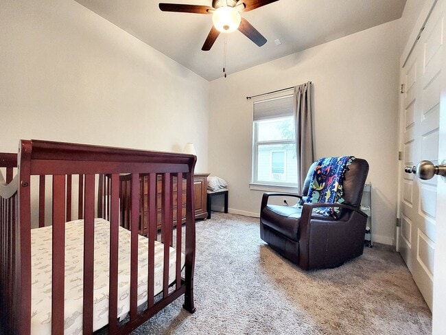 Building Photo - Comfortable One-Level 3BD/2BA with Natural...