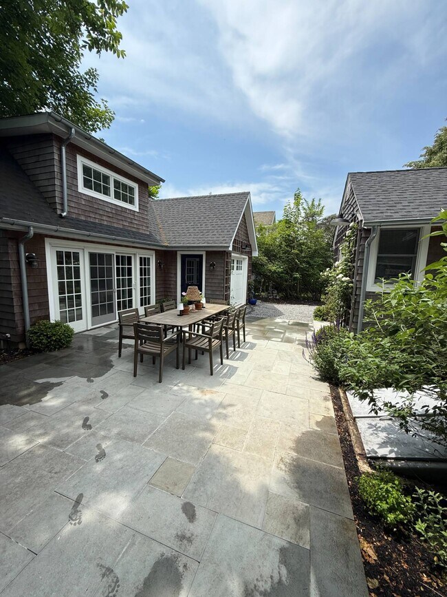 Building Photo - 144 Powell Ave