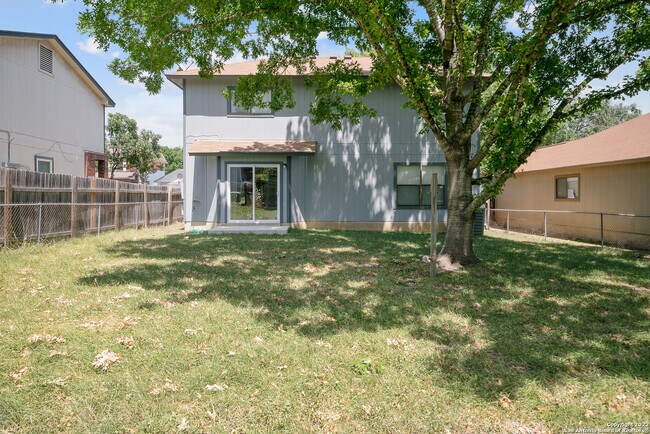 Building Photo - 12811 Hunting Bear