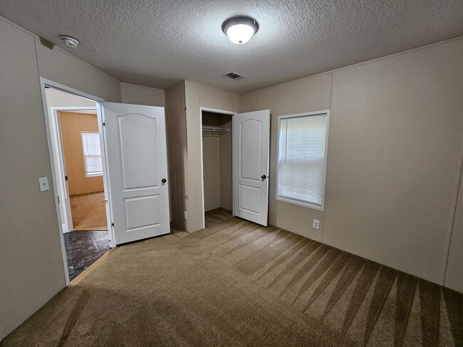 Building Photo - 8415 Verano St
