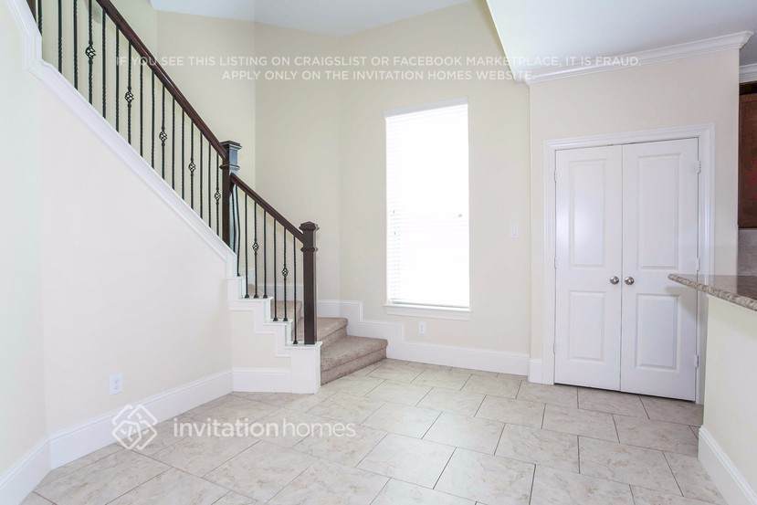 Building Photo - 1307 Ainsley Way Dr