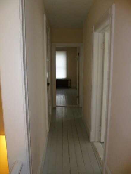 Building Photo - 129 Grandview St