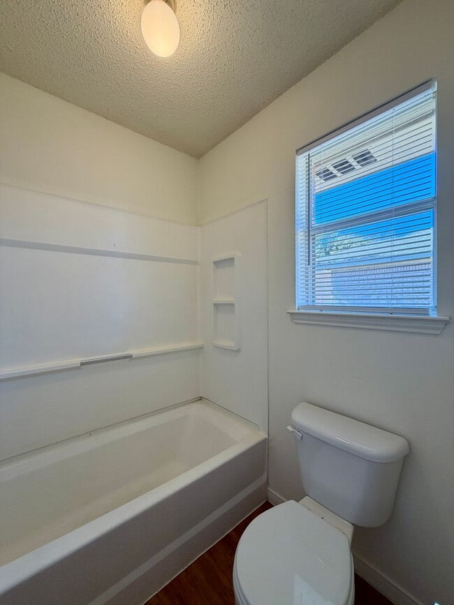 Building Photo - Duplex