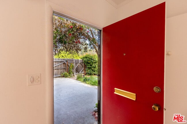 Building Photo - 507 9th St