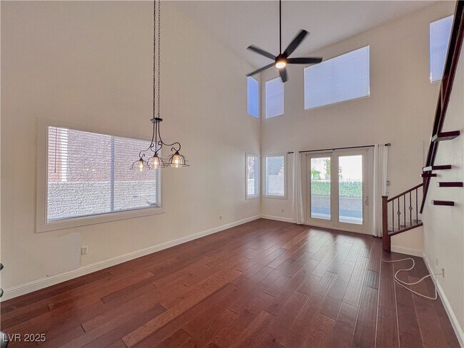 Building Photo - 541 Sierra Morena St