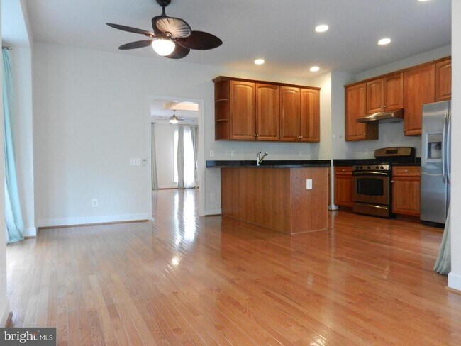 Building Photo - 13700 Maple Sugar Ln