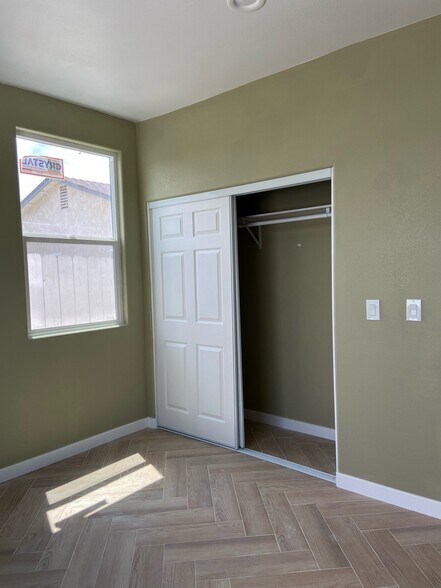 Building Photo - 8708 Friant St