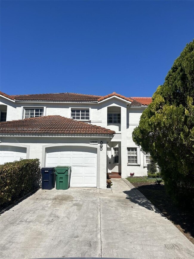 Building Photo - 13929 SW 102nd Terrace