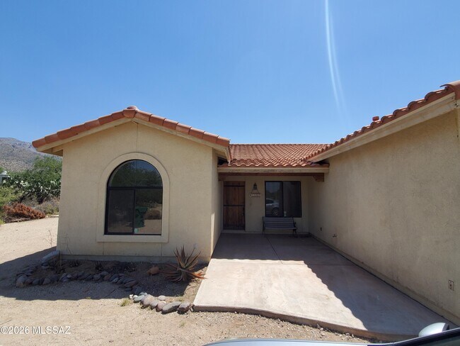 Building Photo - 11065 E Snyder Rd