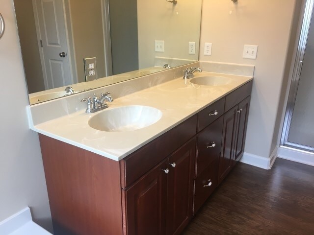 Building Photo - 132 Pine View Xing