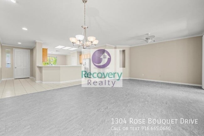 Building Photo - 1304 Rose Bouquet Dr