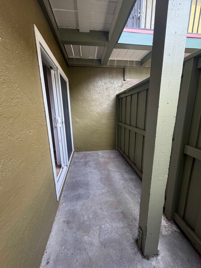 Building Photo - 2124 90th Ave