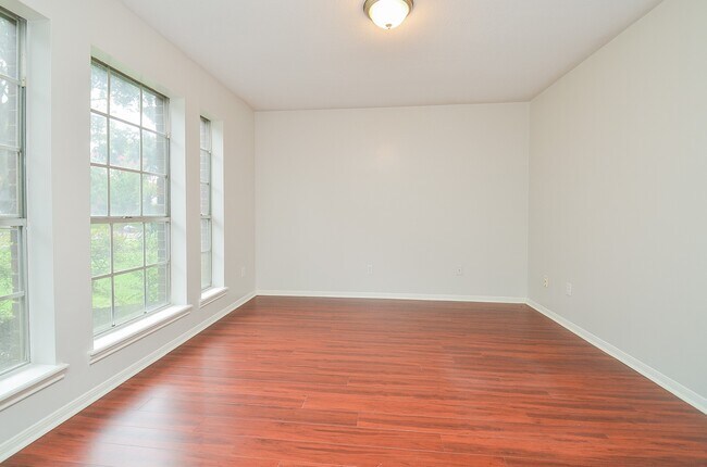 Building Photo - 6310 Oakburl Ln
